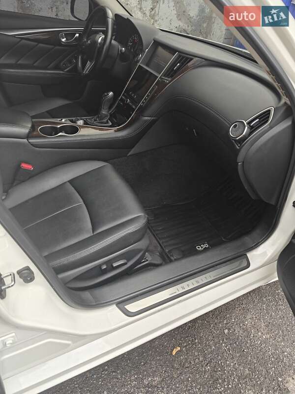Седан Infiniti Q50 2017 в Киеве