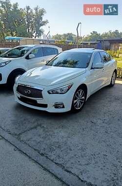 Седан Infiniti Q50 2015 в Киеве