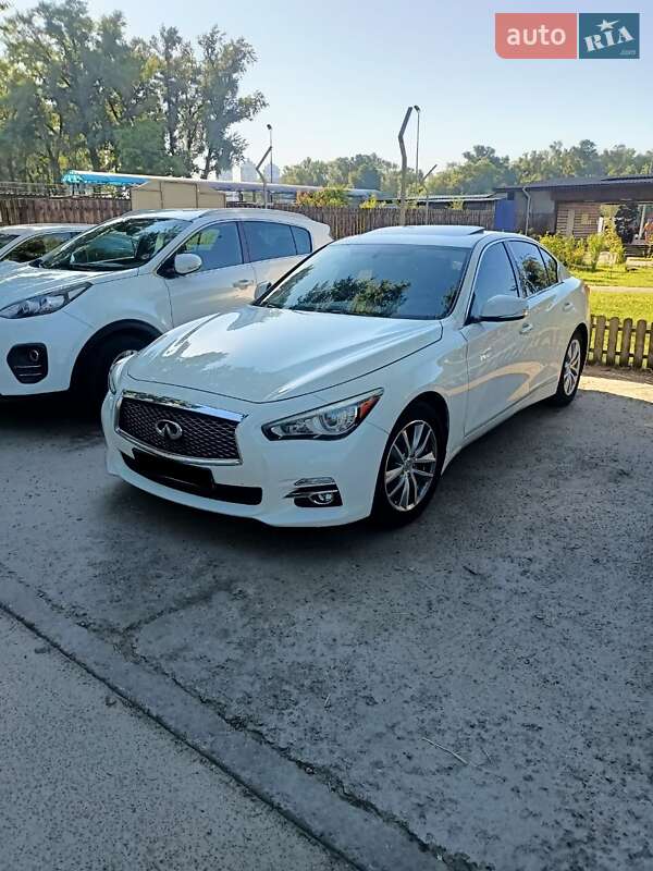 Infiniti Q50 2015
