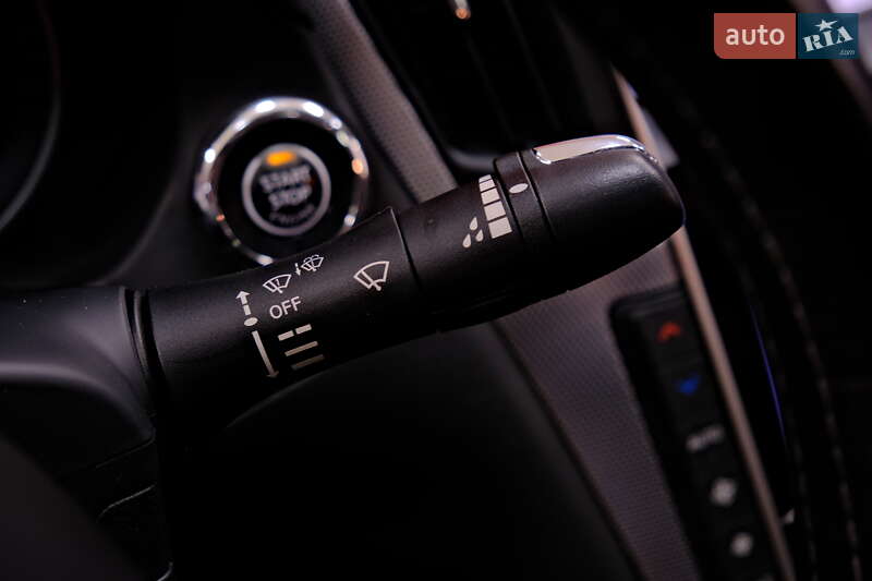 Седан Infiniti Q50 2015 в Одессе