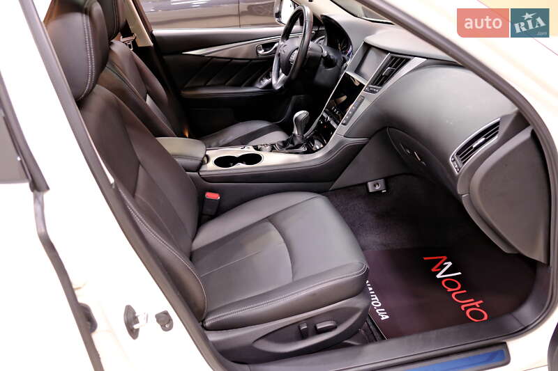 Седан Infiniti Q50 2015 в Одессе