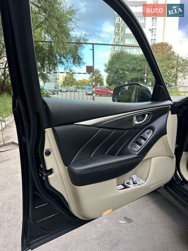 Седан Infiniti Q50 2016 в Львове