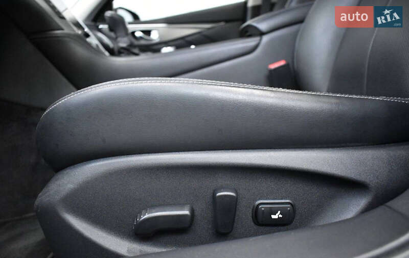 Седан Infiniti Q50 2017 в Одесі