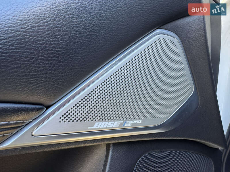 Седан Infiniti Q50 2016 в Дніпрі