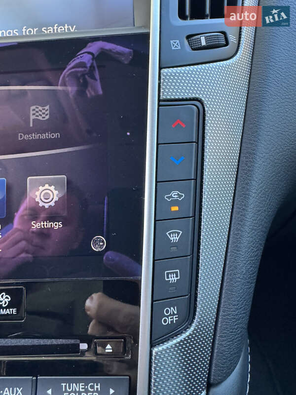 Седан Infiniti Q50 2016 в Дніпрі