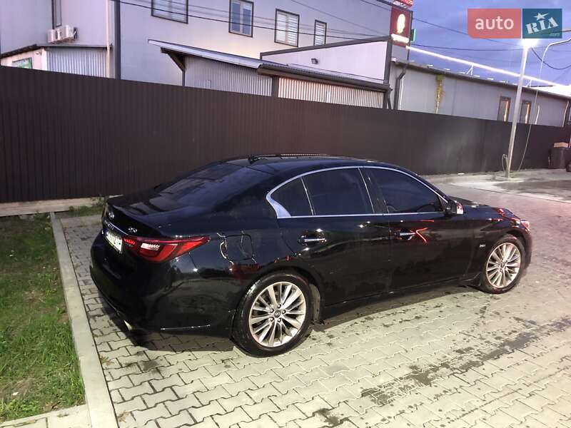 Седан Infiniti Q50 2017 в Львові