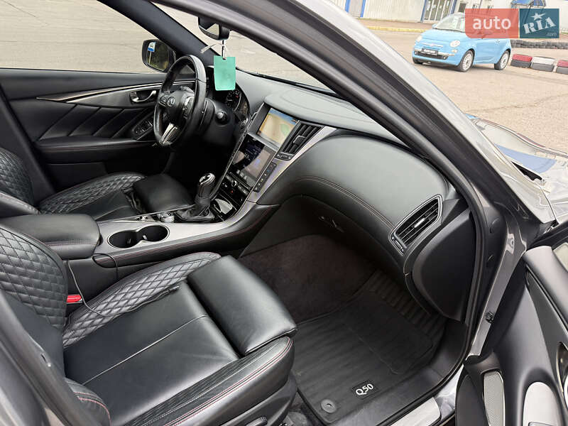 Седан Infiniti Q50 2017 в Кременчуге