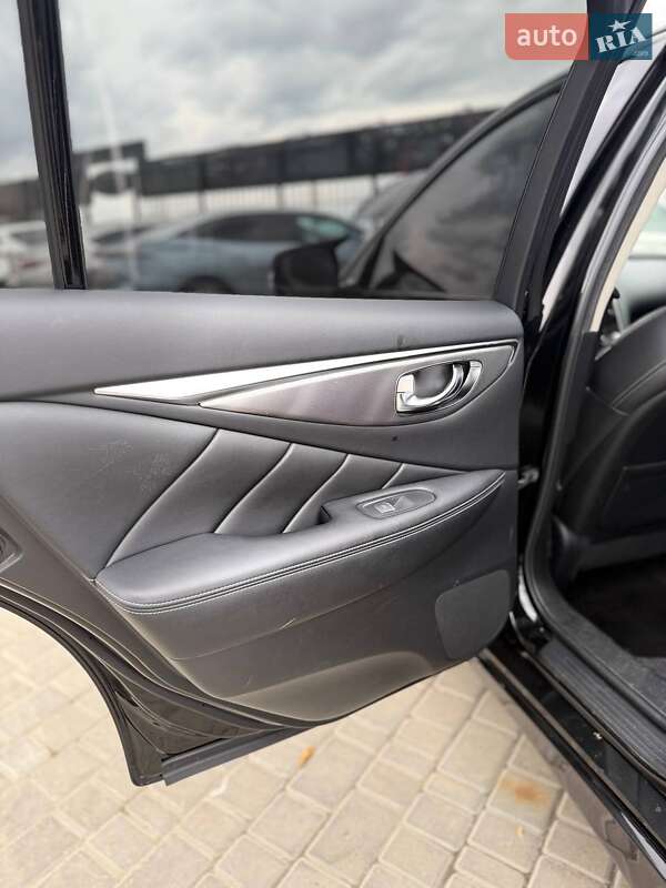 Седан Infiniti Q50 2016 в Одессе фото 17 Седан Infiniti Q50 2016 в Одессе