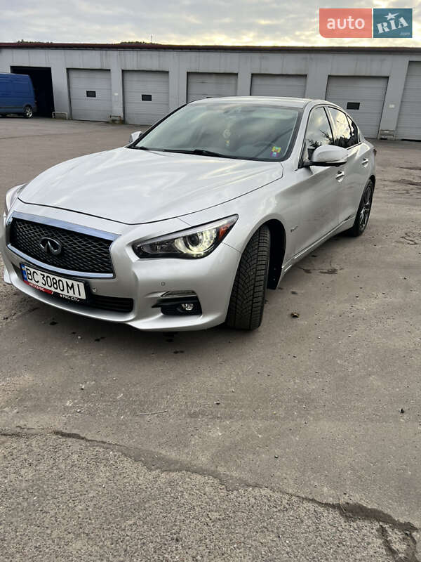 Седан Infiniti Q50 2015 в Львові