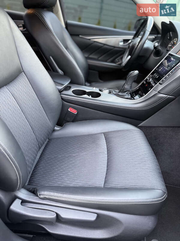 Седан Infiniti Q50 2018 в Киеве