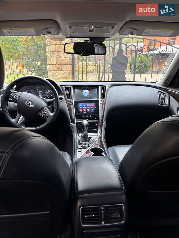 Седан Infiniti Q50 2014 в Киеве