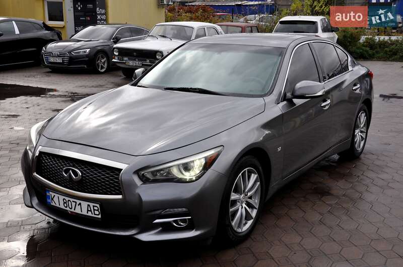 Седан Infiniti Q50 2015 в Львове