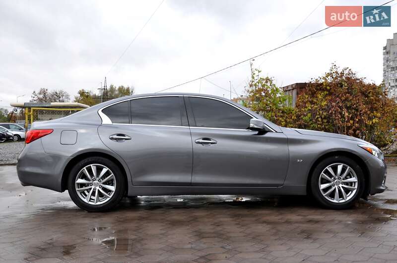 Седан Infiniti Q50 2015 в Львове