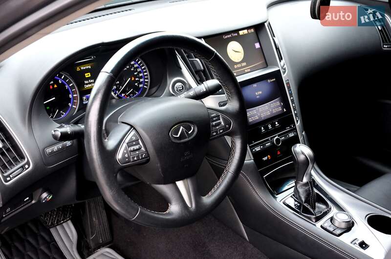 Седан Infiniti Q50 2015 в Львове