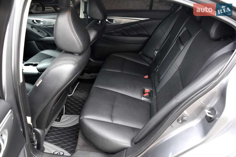 Седан Infiniti Q50 2015 в Львове