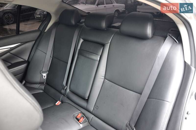 Седан Infiniti Q50 2015 в Львове