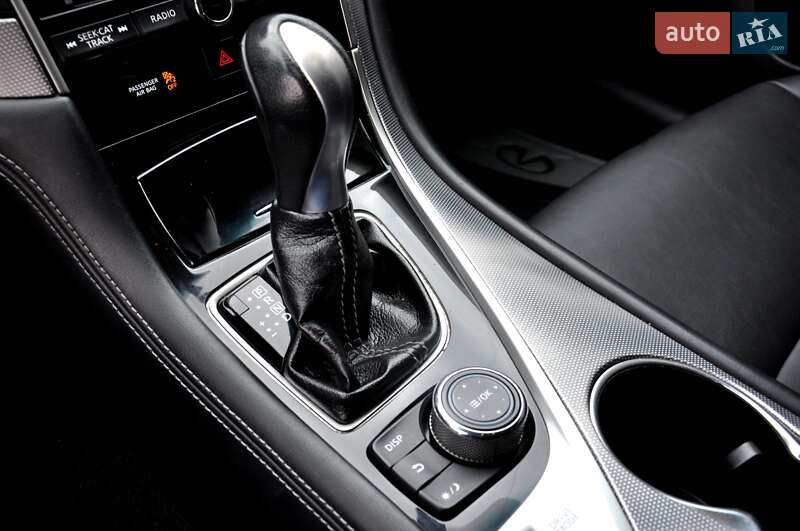Седан Infiniti Q50 2015 в Львове