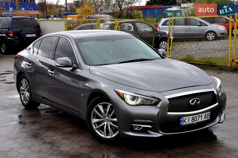 Седан Infiniti Q50 2015 в Львове