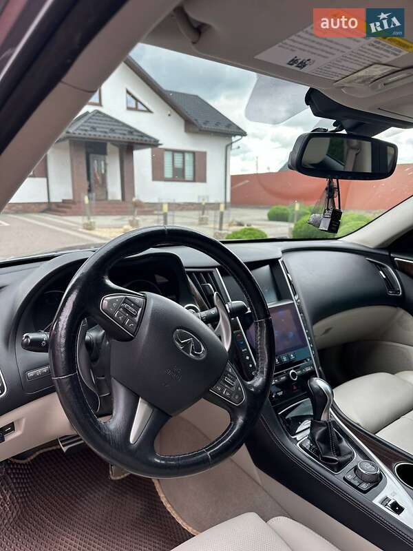 Седан Infiniti Q50 2015 в Львове