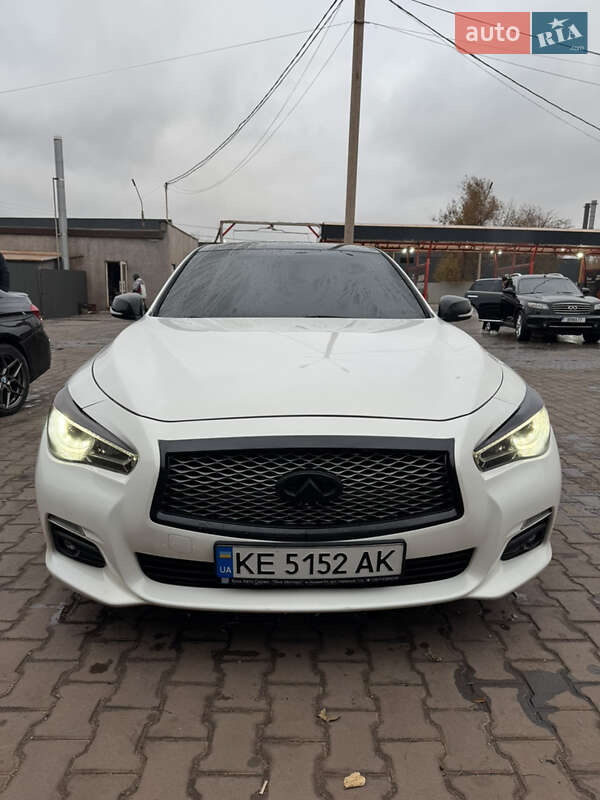 Седан Infiniti Q50 2015 в Кривом Роге фото Седан Infiniti Q50 2015 в Кривом Роге