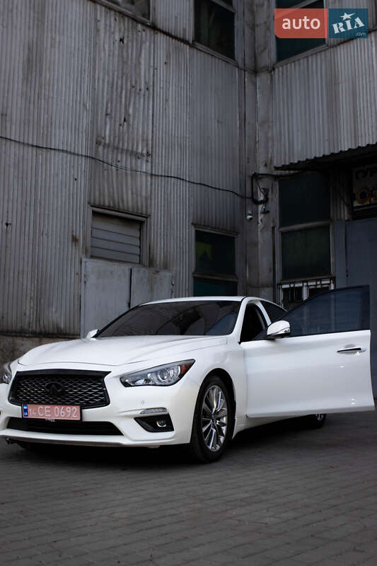 Седан Infiniti Q50 2020 в Львове
