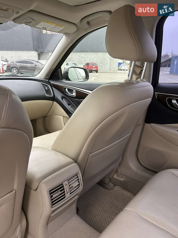 Седан Infiniti Q50 2016 в Ирпене фото 23 Седан Infiniti Q50 2016 в Ирпене