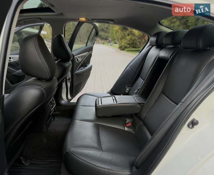 Седан Infiniti Q50 2016 в Тернополе фото 34 Седан Infiniti Q50 2016 в Тернополе