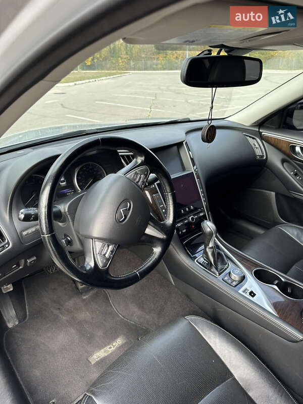 Седан Infiniti Q50 2014 в Запоріжжі