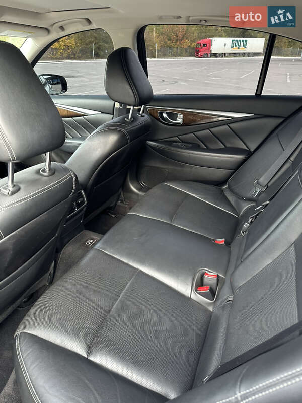 Седан Infiniti Q50 2014 в Запоріжжі