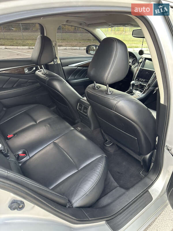 Седан Infiniti Q50 2014 в Запоріжжі