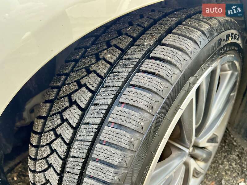 Седан Infiniti Q50 2016 в Харькове фото 38 Седан Infiniti Q50 2016 в Харькове