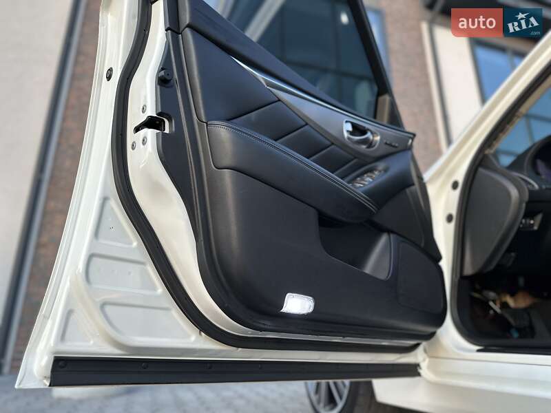 Седан Infiniti Q50 2016 в Тернополе фото 44 Седан Infiniti Q50 2016 в Тернополе