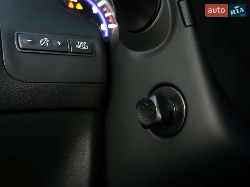 Седан Infiniti Q50 2016 в Тернополе фото 72 Седан Infiniti Q50 2016 в Тернополе