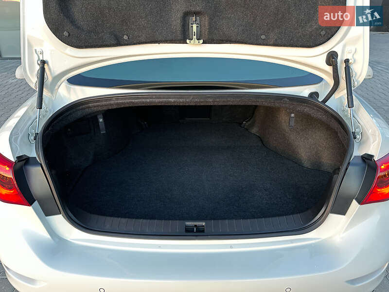 Седан Infiniti Q50 2016 в Тернополе фото 77 Седан Infiniti Q50 2016 в Тернополе