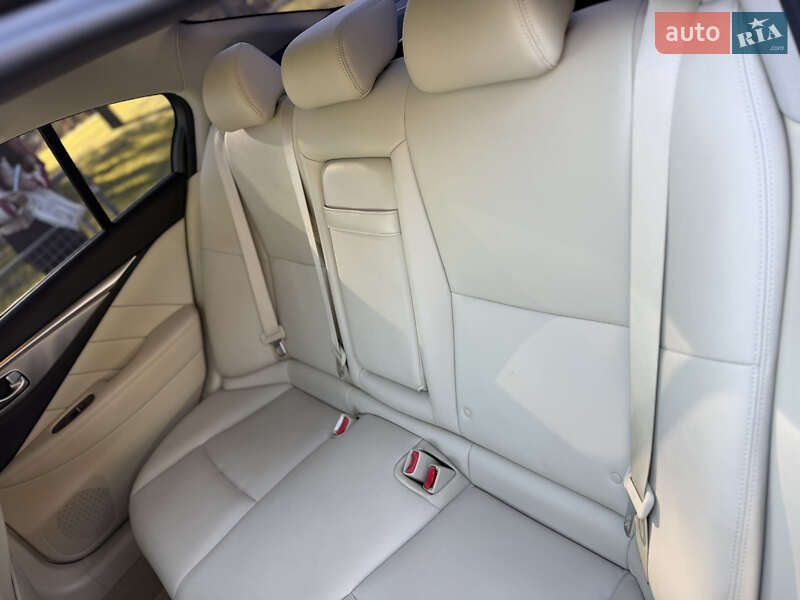 Седан Infiniti Q50 2016 в Одесі