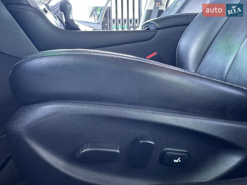 Седан Infiniti Q50 2015 в Одессе фото 17 Седан Infiniti Q50 2015 в Одессе