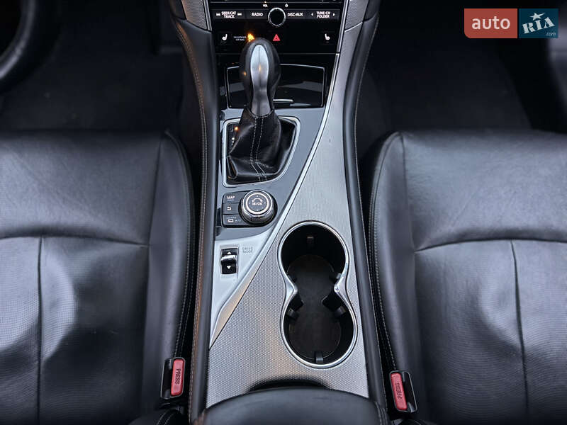 Седан Infiniti Q50 2016 в Киеве