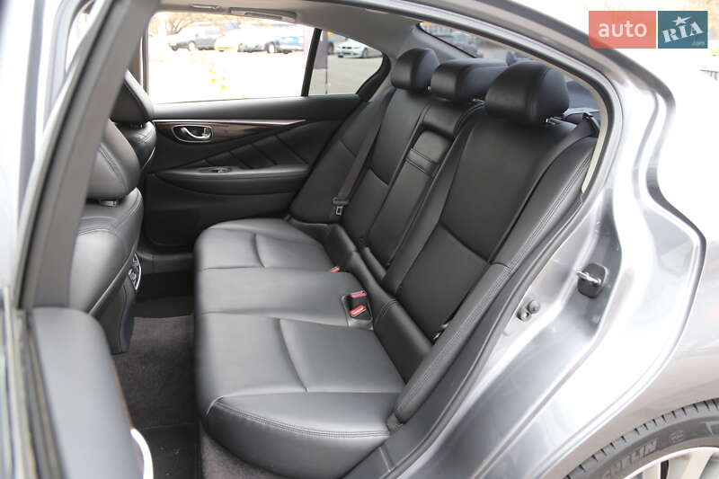 Седан Infiniti Q50 2017 в Киеве