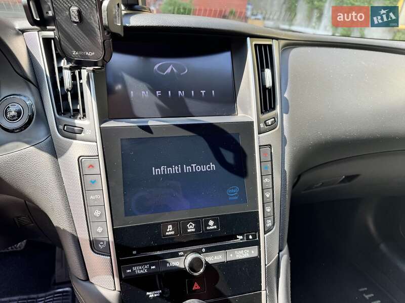 Седан Infiniti Q50 2015 в Києві