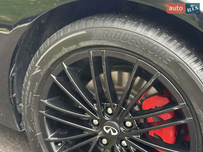 Седан Infiniti Q50 2014 в Киеве