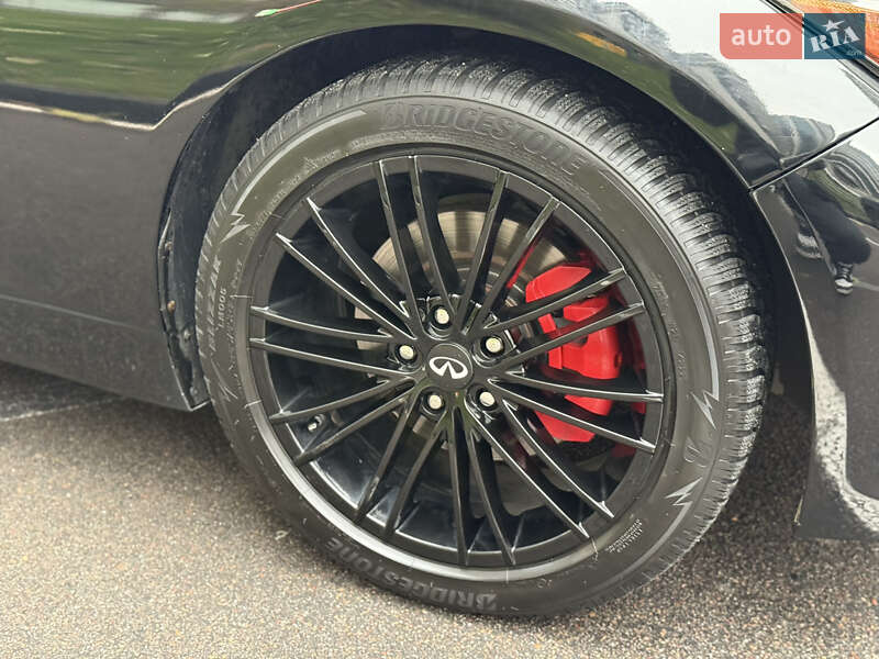 Седан Infiniti Q50 2014 в Киеве