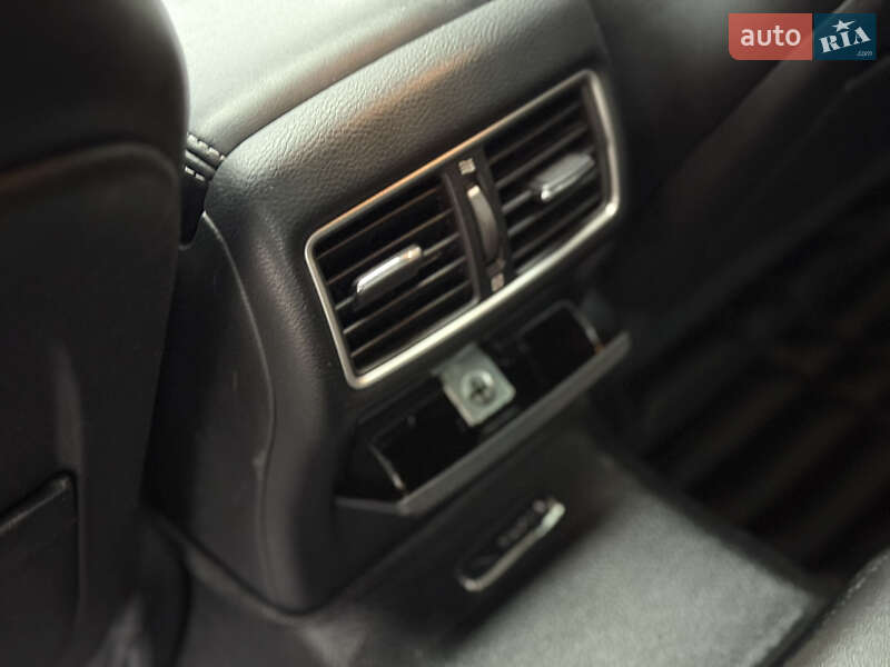 Седан Infiniti Q50 2014 в Киеве