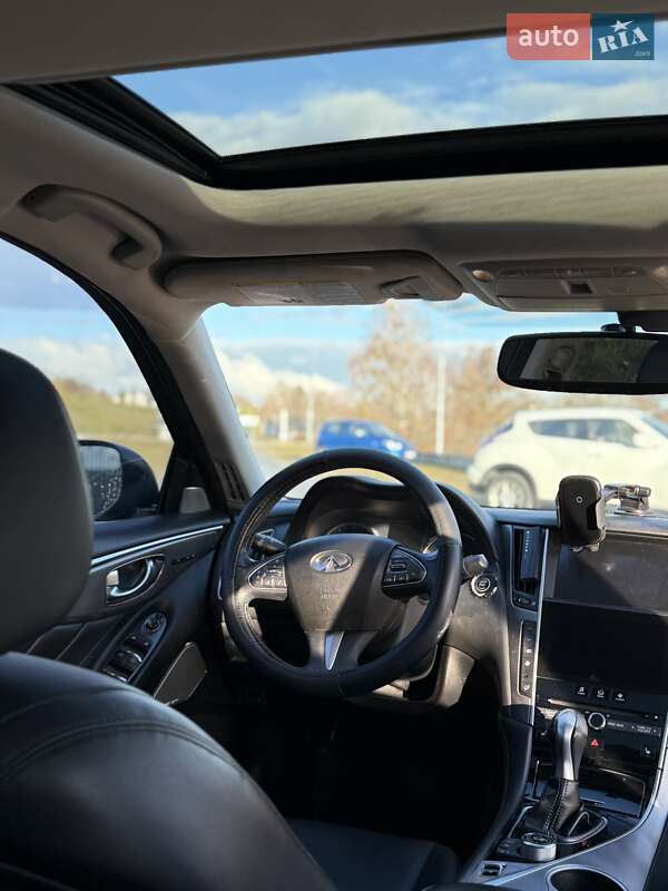 Седан Infiniti Q50 2016 в Киеве