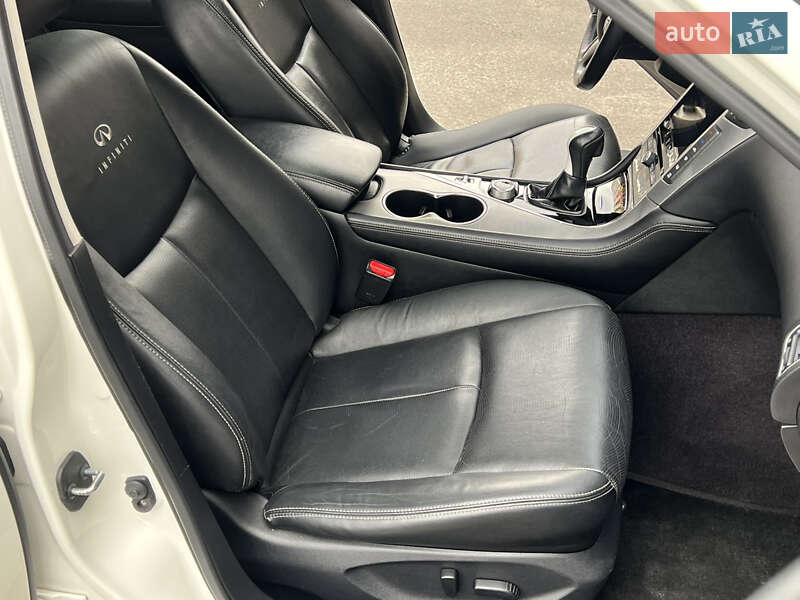 Седан Infiniti Q50 2014 в Чернигове фото 14 Седан Infiniti Q50 2014 в Чернигове