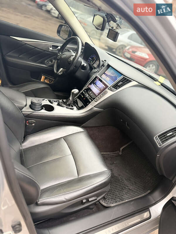 Седан Infiniti Q50 2014 в Конотопе