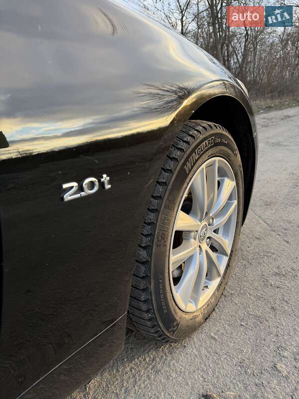 Седан Infiniti Q50 2015 в Золотоноші