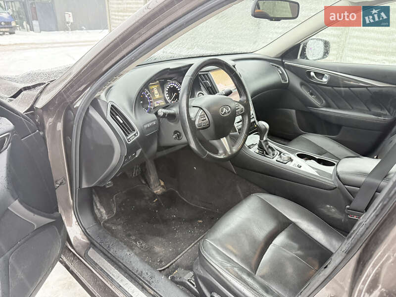 Седан Infiniti Q50 2016 в Киеве