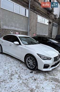Седан Infiniti Q50 2015 в Киеве