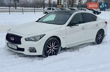 Седан Infiniti Q50 2016 в Верховине