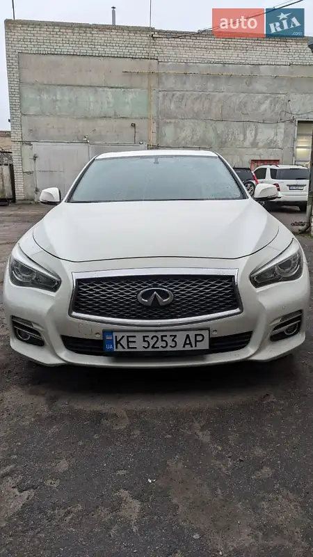Infiniti Q50 2015